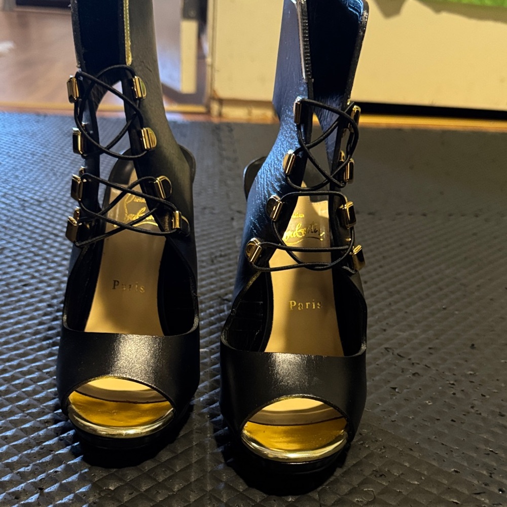 Louis Vuitton Black and Gold Heels